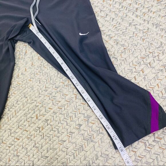 Nike Dri-fit gray purple Capri legging size small - Picture 6 of 6